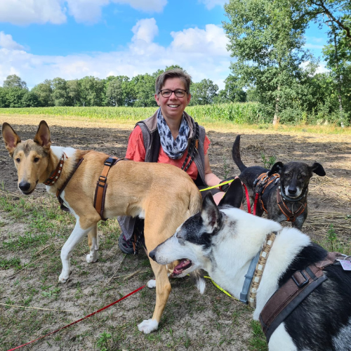 Bild von Petra mit ihren Hunden (Coaching - aus der CoDepression in ein erfülltes Leben)